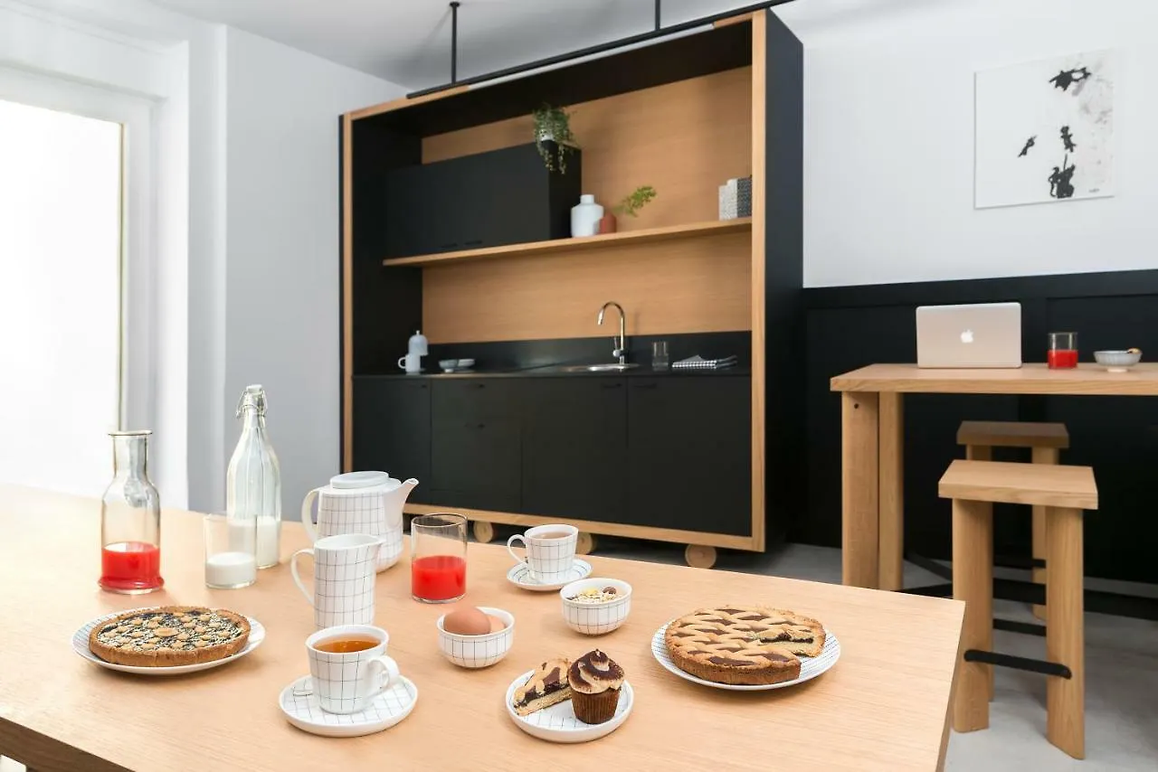 Bnbiz - Coworking Hotel Fiorenzuola dʼArda Πανσιόν