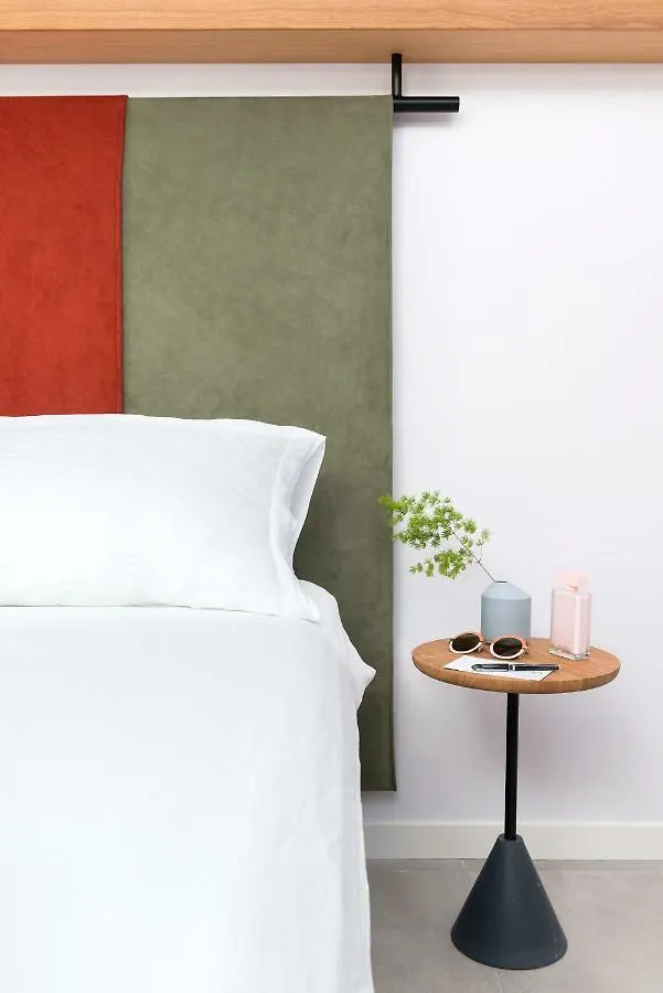 Bnbiz - Coworking Hotel Fiorenzuola dʼArda Πανσιόν