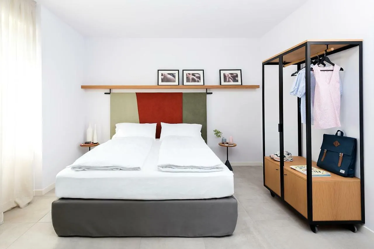 Πανσιόν Bnbiz - Coworking Hotel Fiorenzuola dʼArda Ιταλία