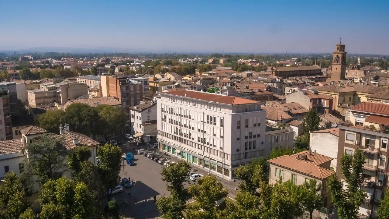 Bnbiz - Coworking Hotel Fiorenzuola dʼArda 0*,  Ιταλία