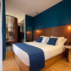Grand Master - Symphony Guest house Rome